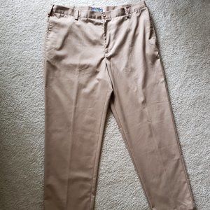 IZOD Chinos pants for men - New - 40/34